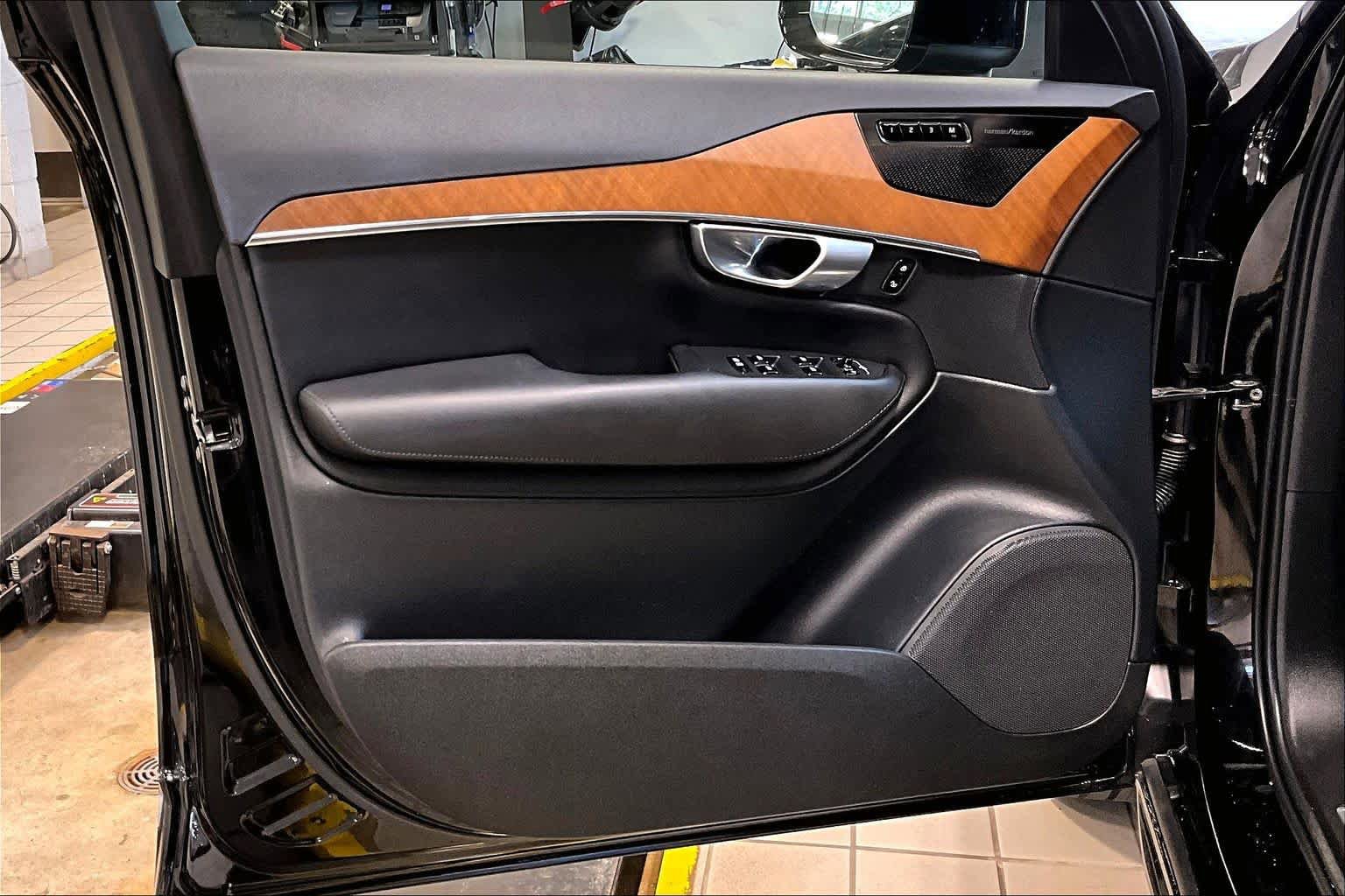 Certified 2023 Volvo XC90 B6 Plus w/ Protection Package Premier AWD/4WD image 21