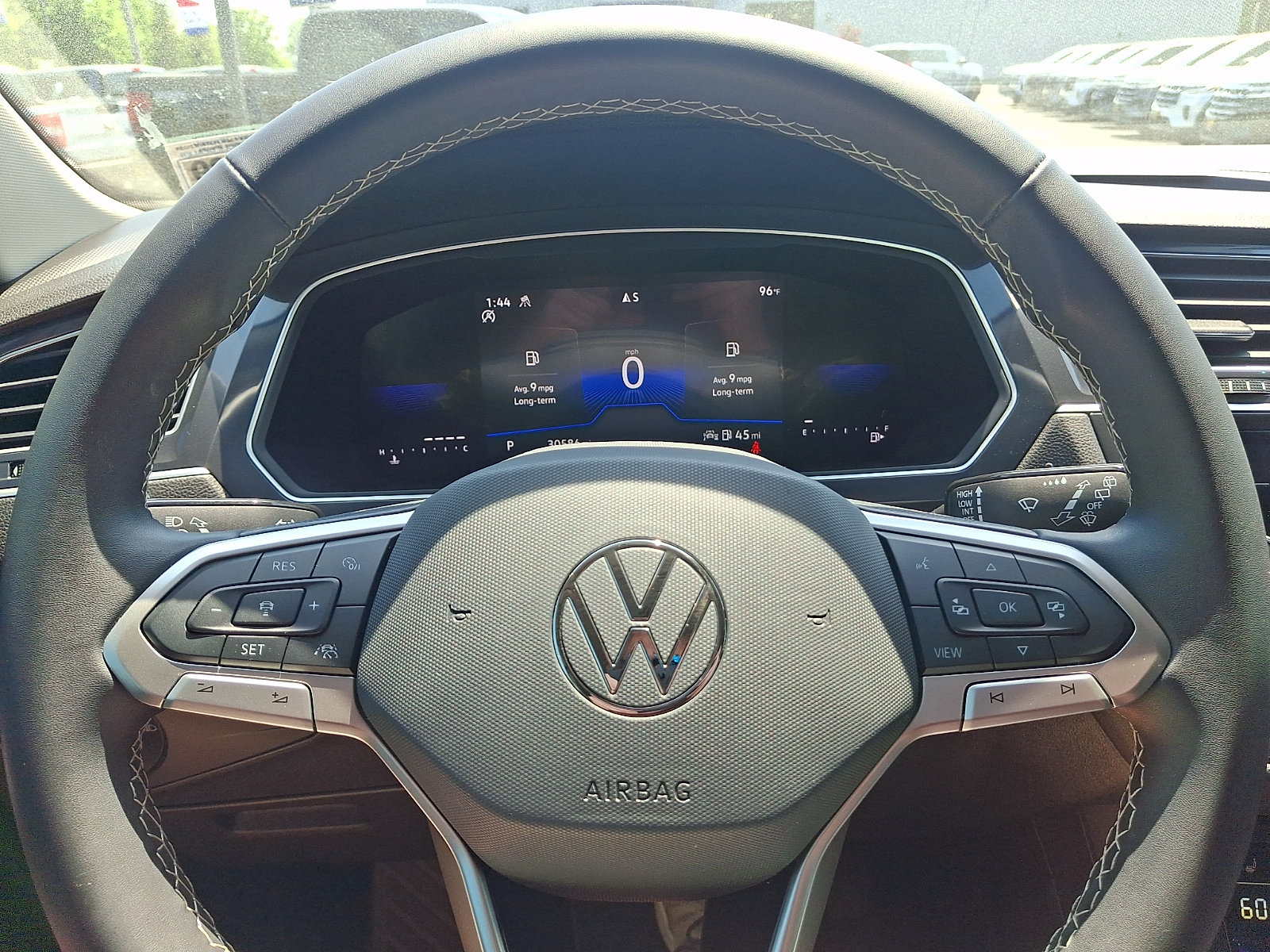 Used 2024 Volkswagen Tiguan SE AWD/4WD image 19