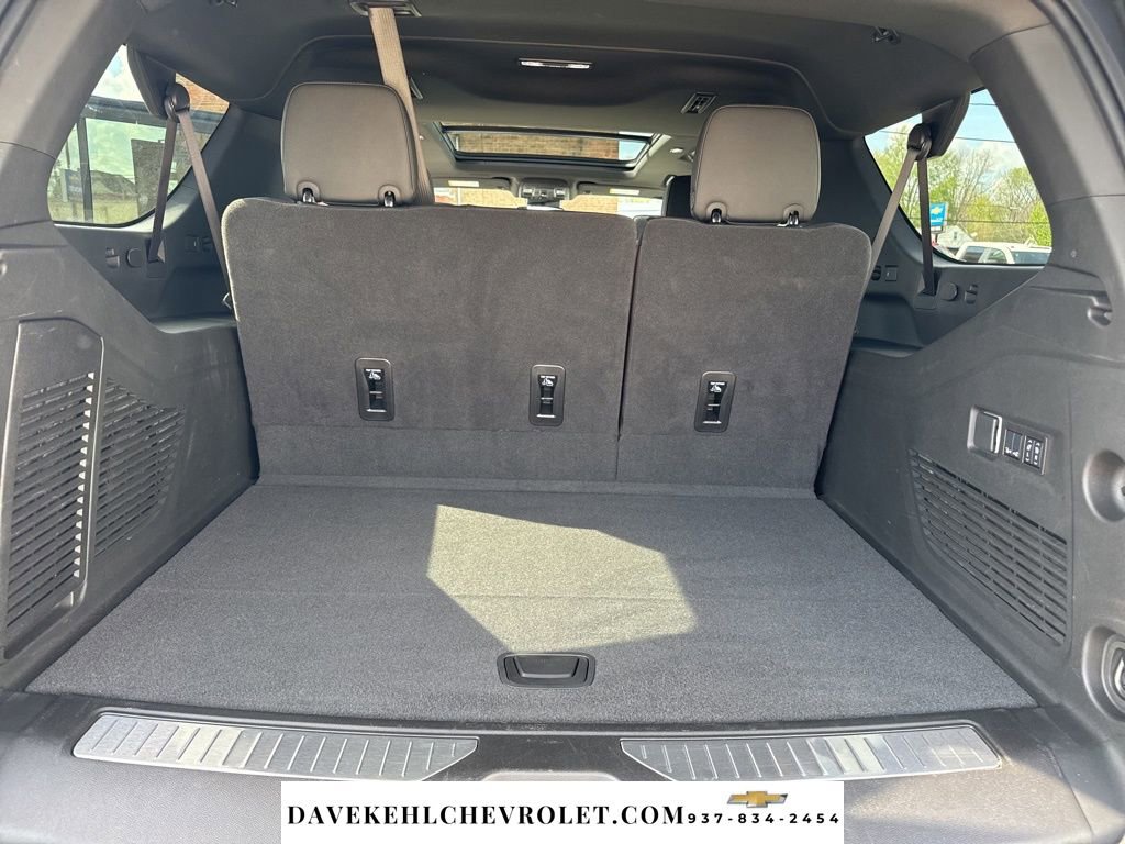 Used 2025 Chevrolet Suburban RST w/ Comfort Package image 33