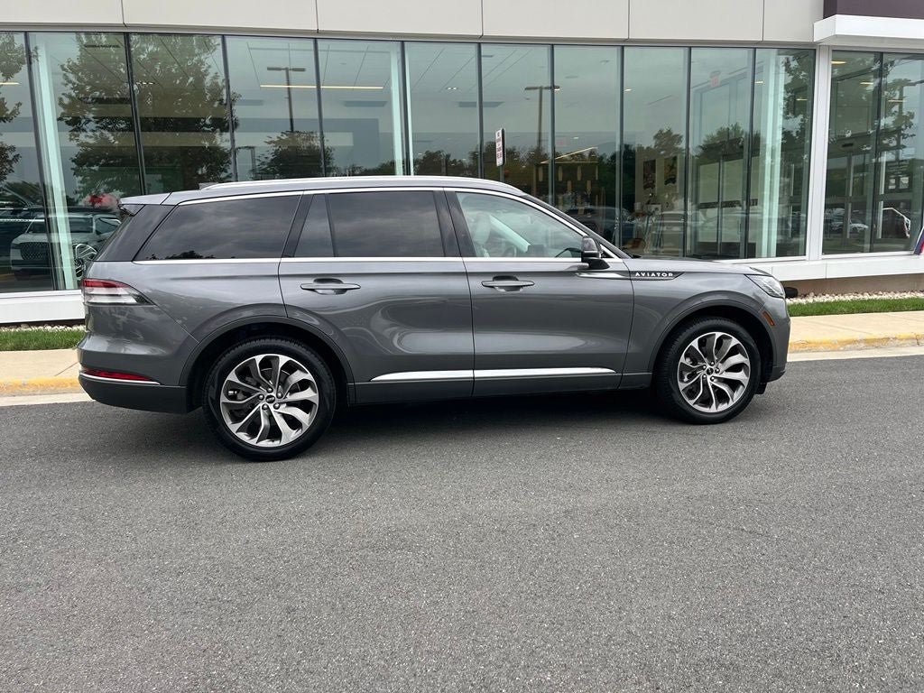 Certified 2025 Lincoln Aviator AWD image 6