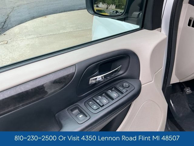 Used 2014 Dodge Grand Caravan SXT FWD image 14
