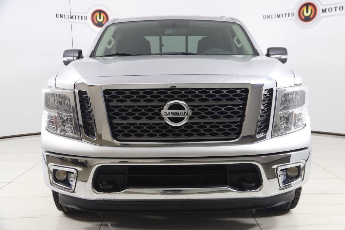 Used 2017 Nissan Titan SV AWD/4WD image 45