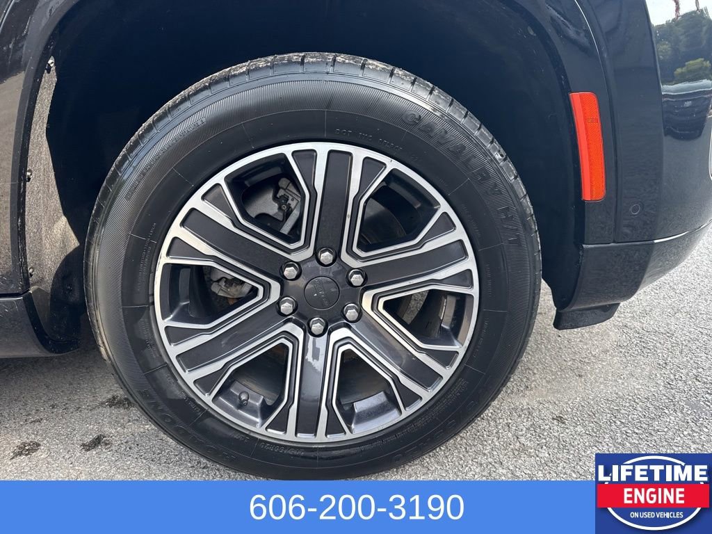 Used 2024 Jeep Wagoneer Series II w/ Flexible Seating Group image 4