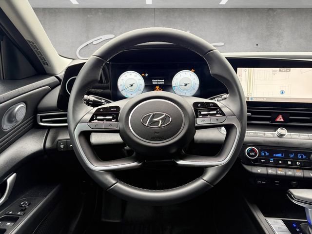 Used 2023 Hyundai Elantra Limited image 21