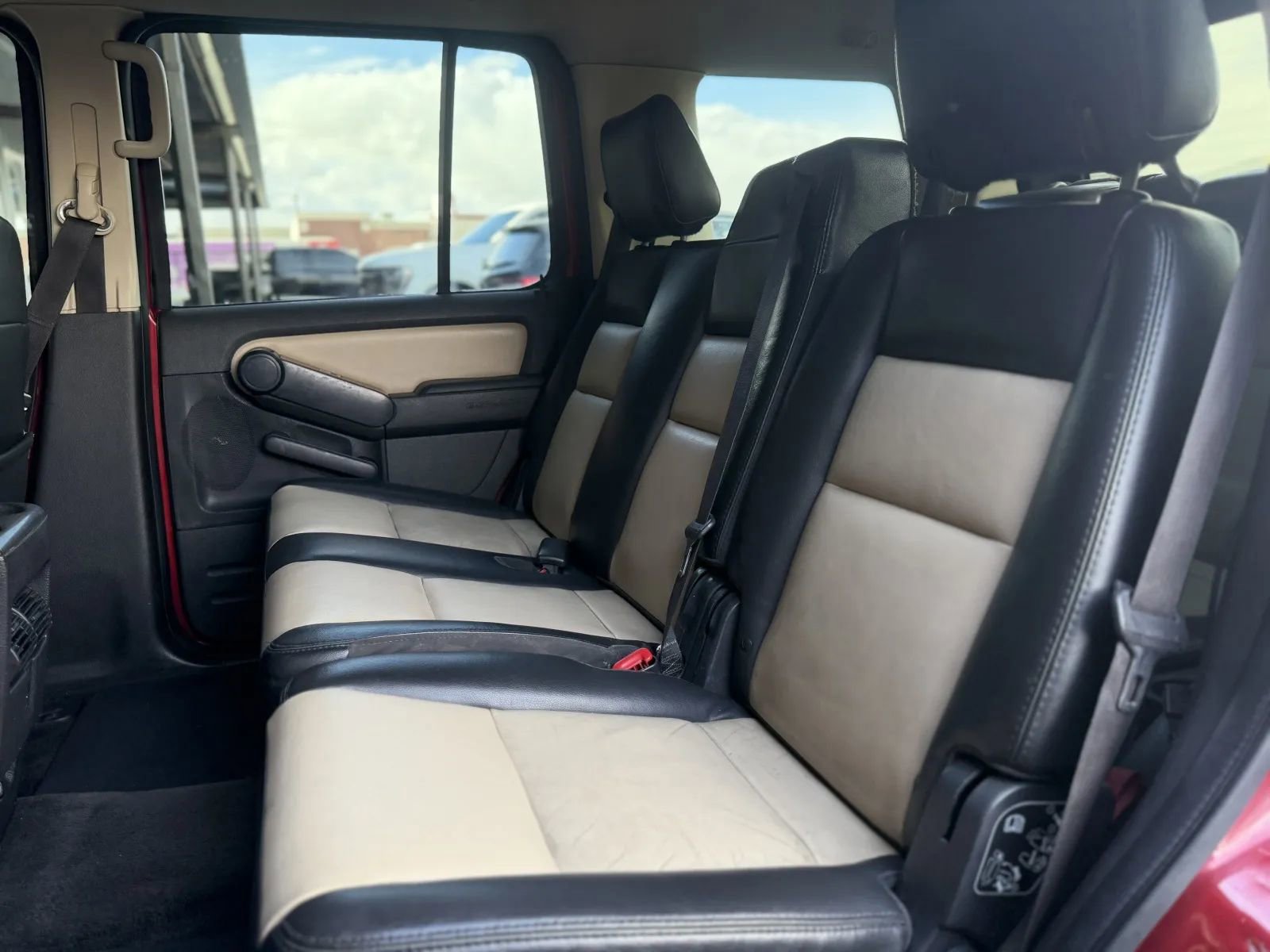 Used 2010 Ford Explorer Eddie Bauer image 16