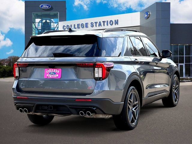 Used 2025 Ford Explorer ST AWD/4WD image 4