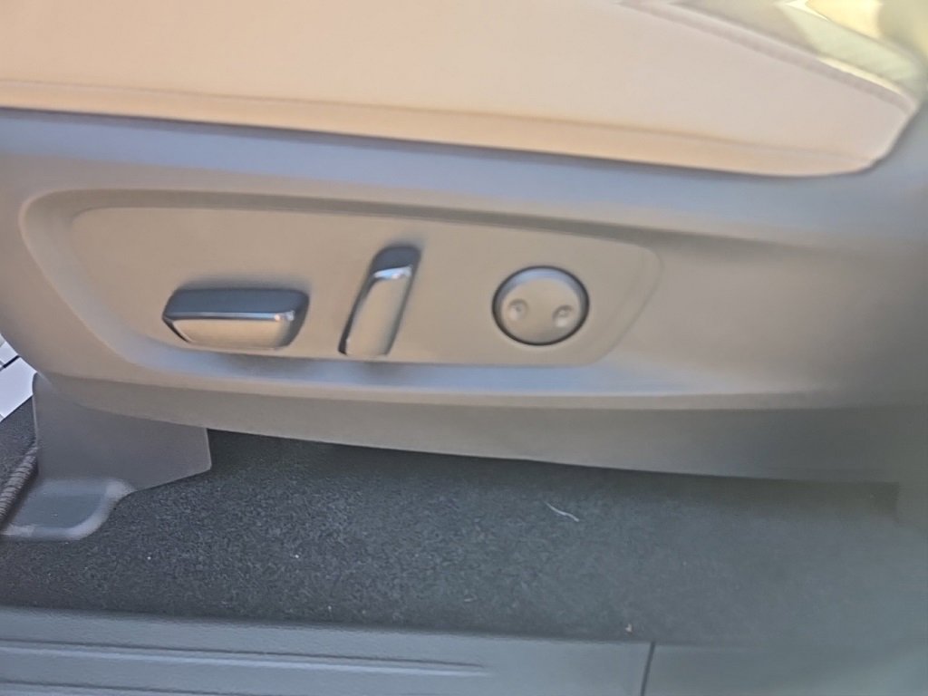 New 2025 Nissan Pathfinder SL w/ Black Appearance Package image 9