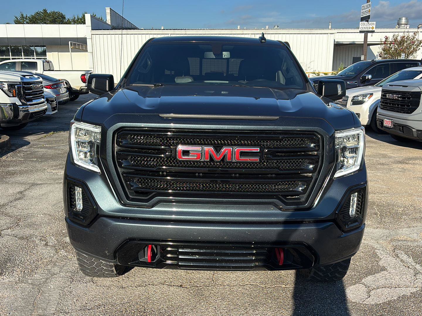 Used 2021 GMC Sierra 1500 AT4 w/ AT4 Preferred Package AWD/4WD image 2
