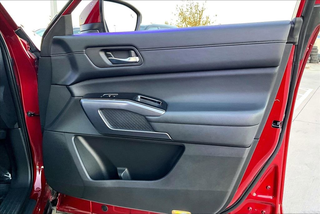 Used 2022 Nissan Pathfinder SL image 22