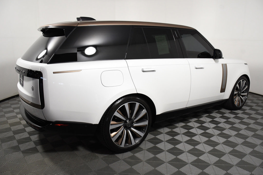 Used 2023 Land Rover Range Rover SV AWD/4WD image 7