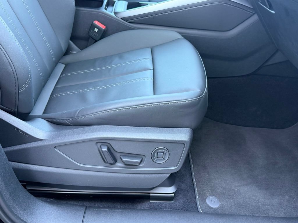 Used 2025 Audi Q5 Premium w/ Convenience Package AWD/4WD image 50