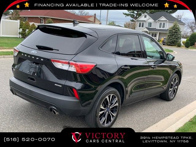 Used 2022 Ford Escape SE w/ SE Sport Appearance Package image 4