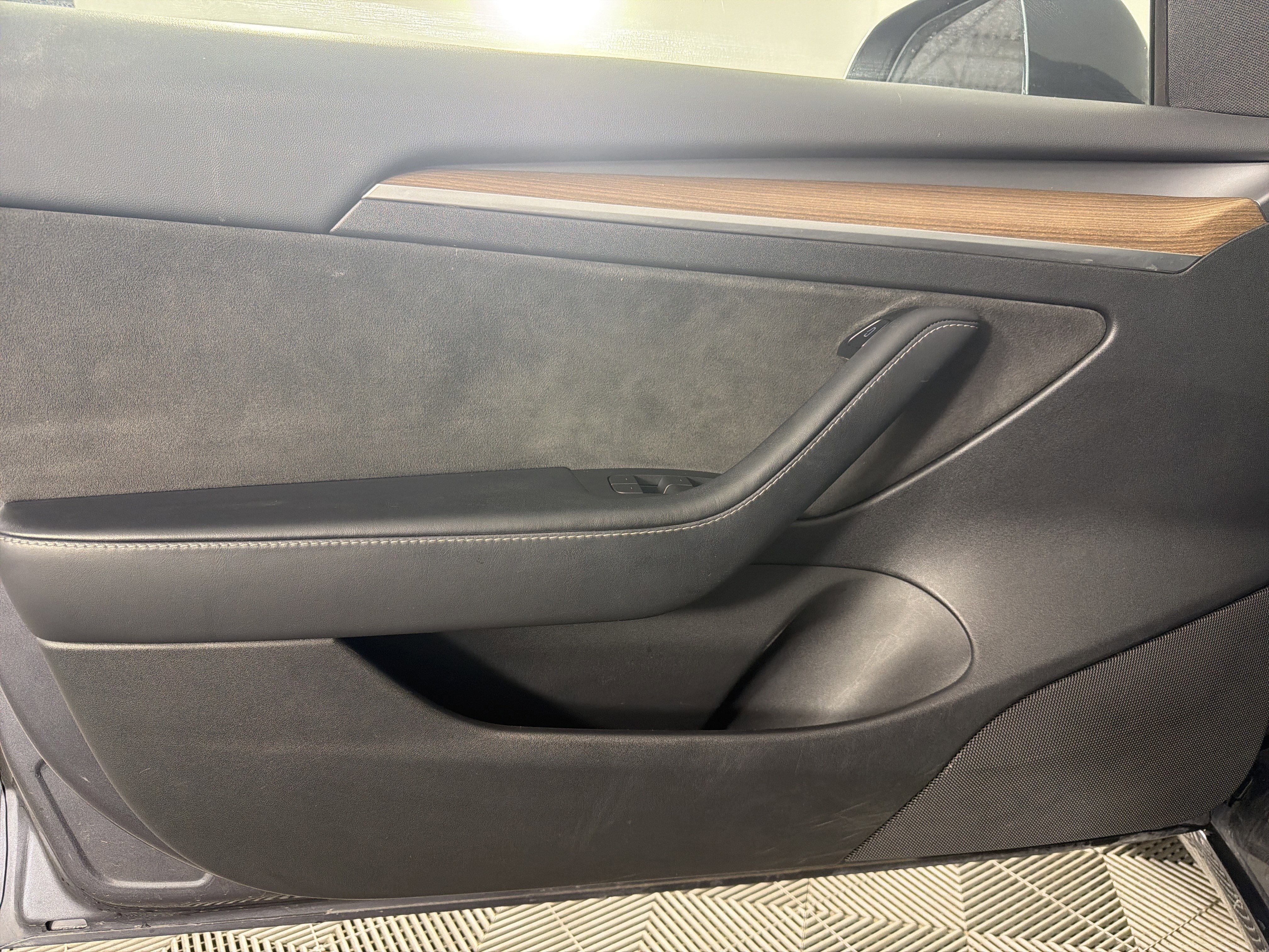 Used 2023 Tesla Model 3 Performance image 11