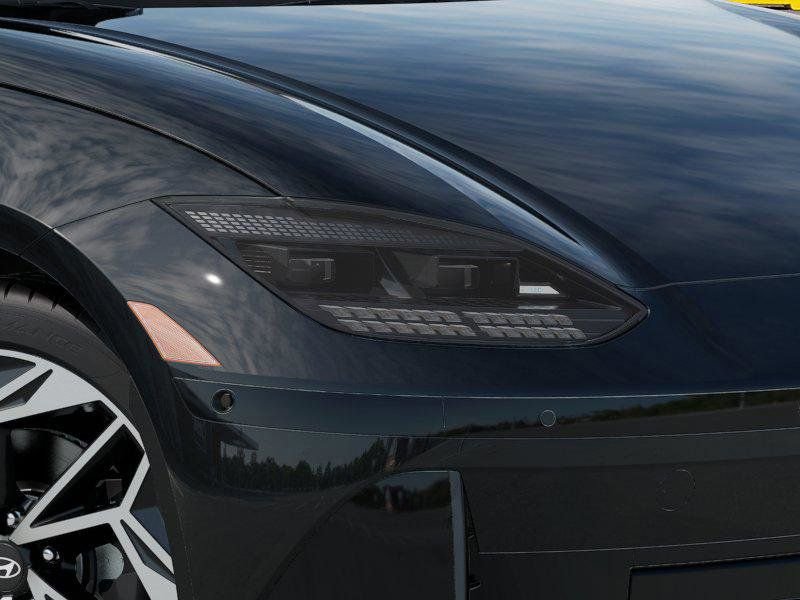New 2025 Hyundai Ioniq 6 Limited image 9