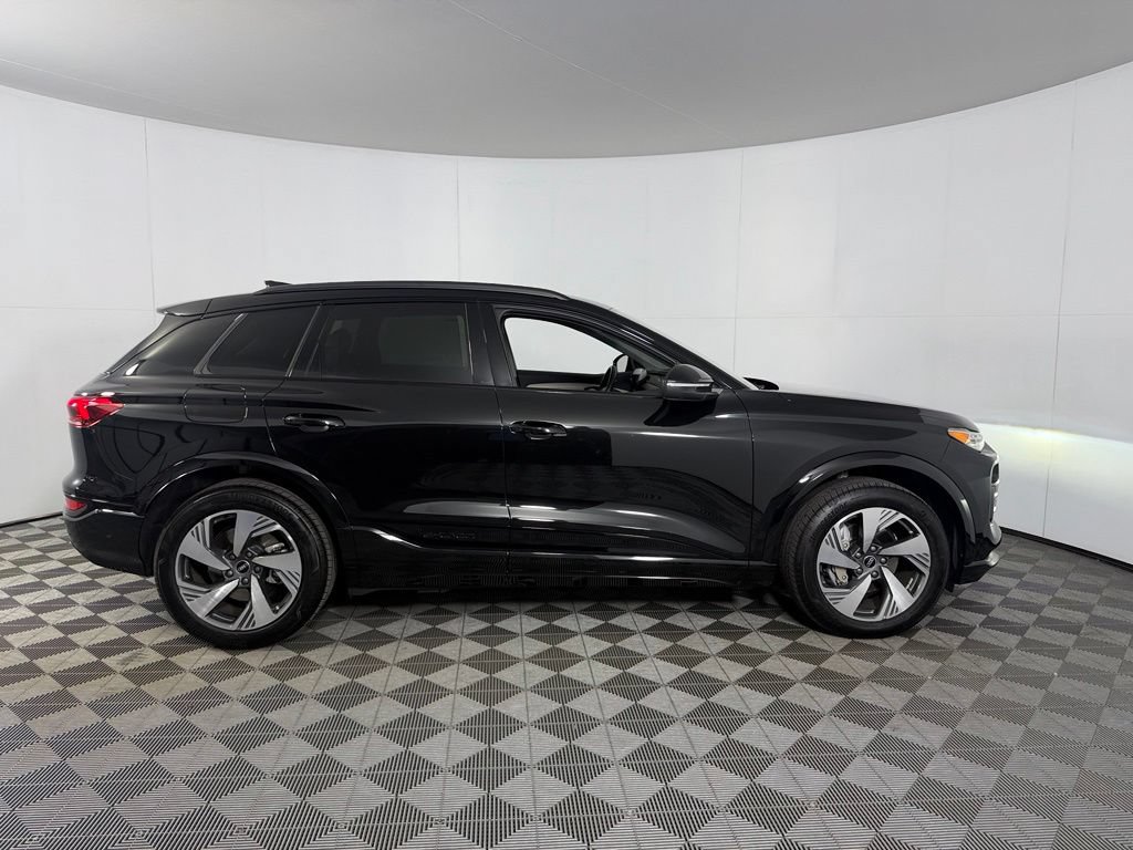 Used 2025 Audi Q6 e-tron Premium Plus w/ Premium Plus AWD/4WD image 5