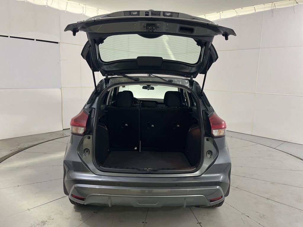 Used 2024 Nissan Kicks SV image 12