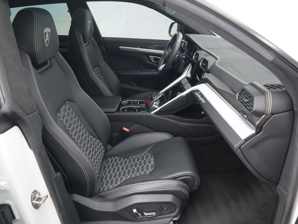 Used 2022 Lamborghini Urus image 21