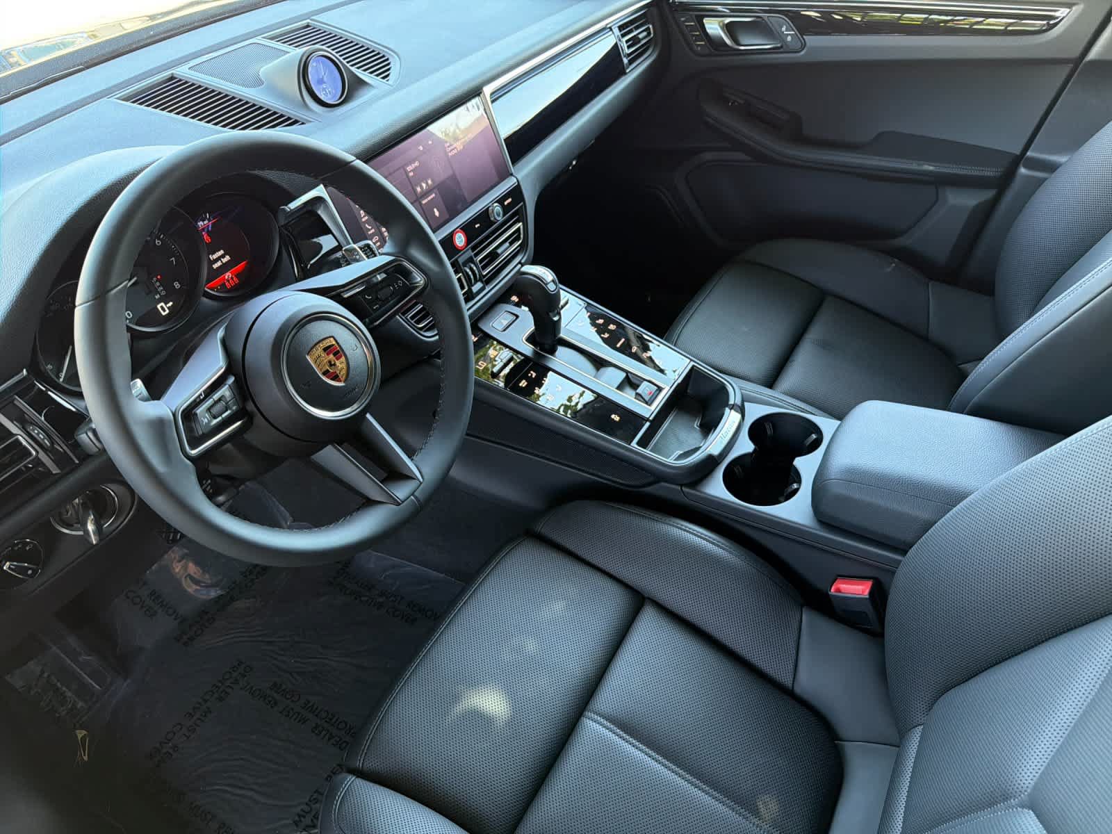 New 2026 Porsche Macan AWD/4WD image 4