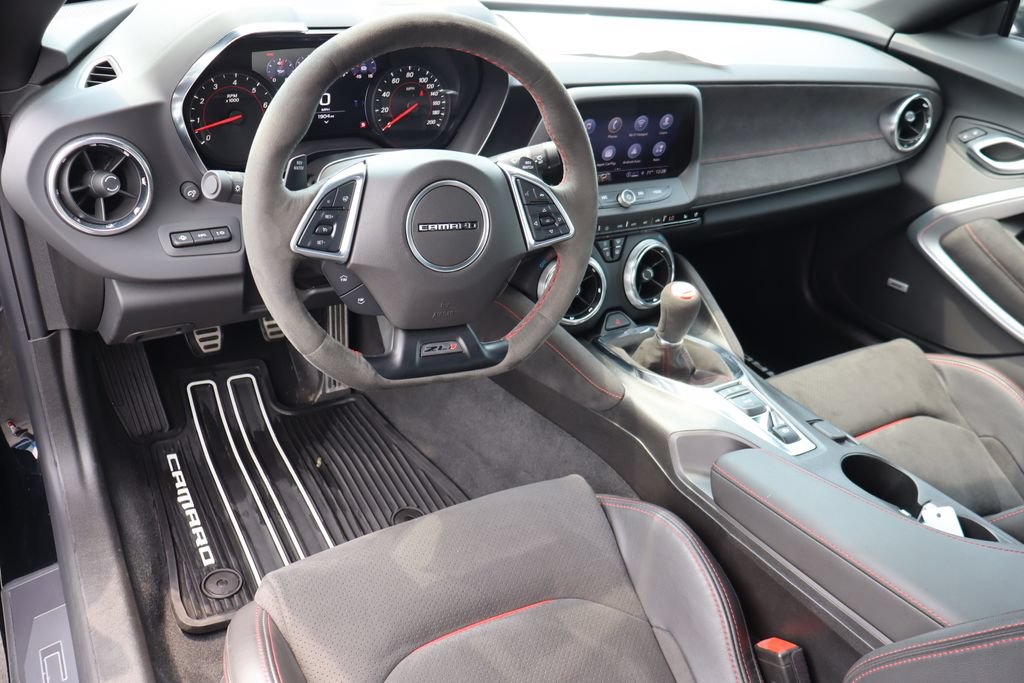 Used 2022 Chevrolet Camaro ZL1 RWD image 5