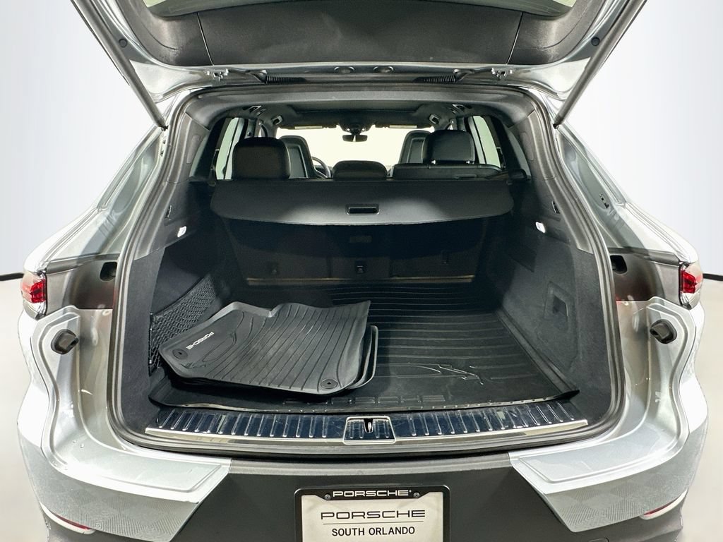Certified 2024 Porsche Cayenne AWD/4WD image 28