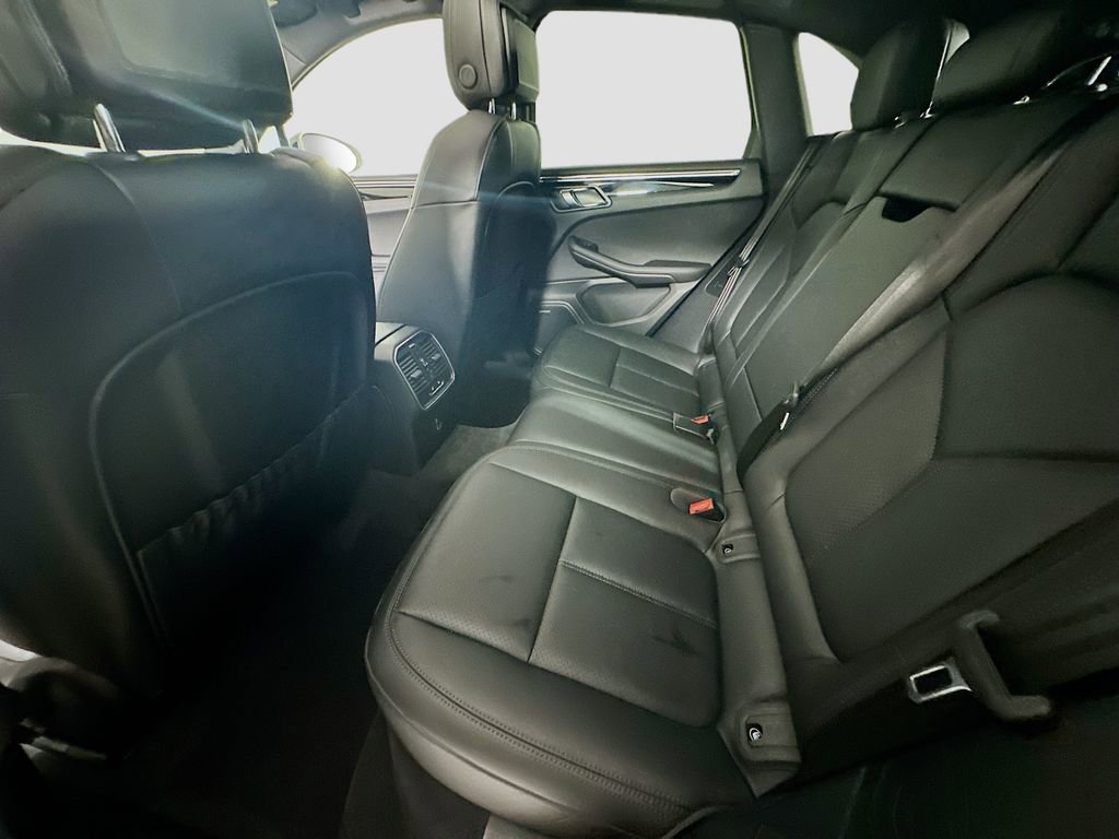 Certified 2026 Porsche Macan AWD/4WD image 24