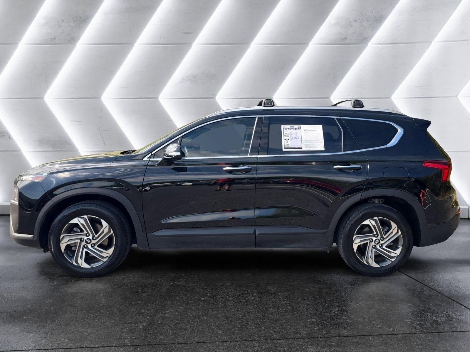 Used 2023 Hyundai Santa Fe SEL image 2