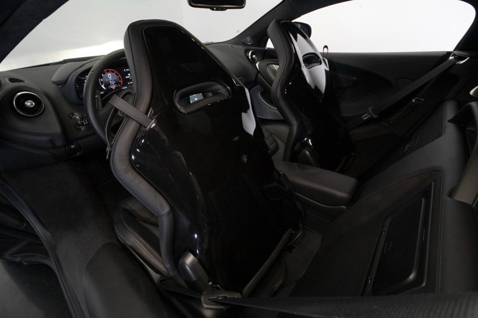 Used 2025 McLaren GTS image 40