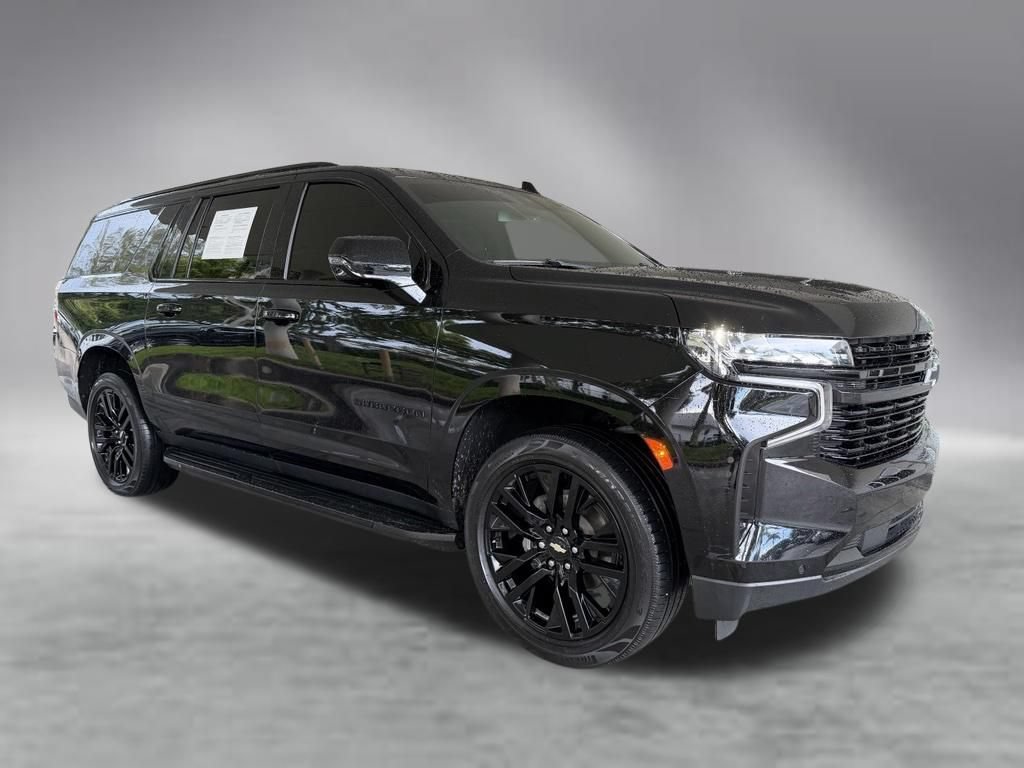 Used 2024 Chevrolet Suburban RST w/ Luxury Package RWD image 2