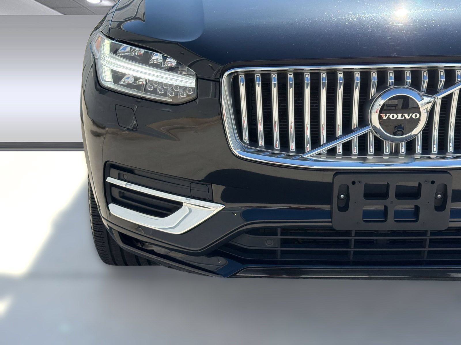 Used 2023 Volvo XC90 B6 Plus AWD/4WD image 12