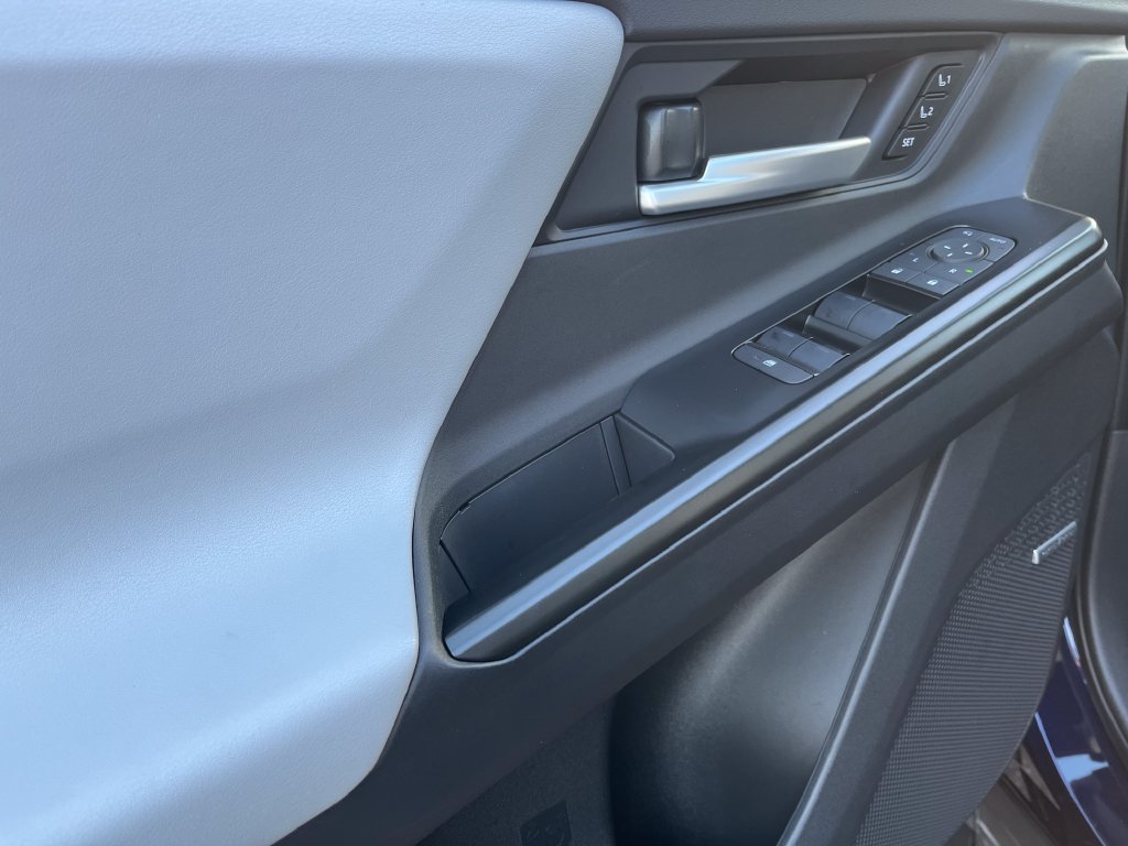 New 2026 Subaru Solterra AWD/4WD image 10