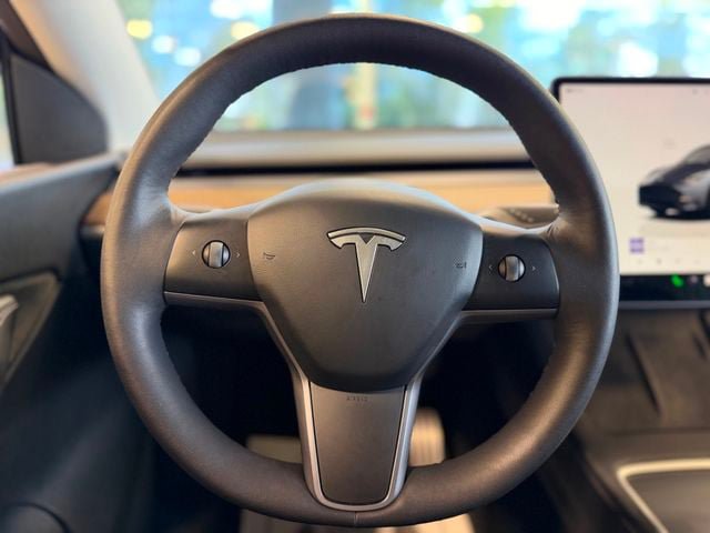 Used 2022 Tesla Model Y Performance AWD/4WD image 24