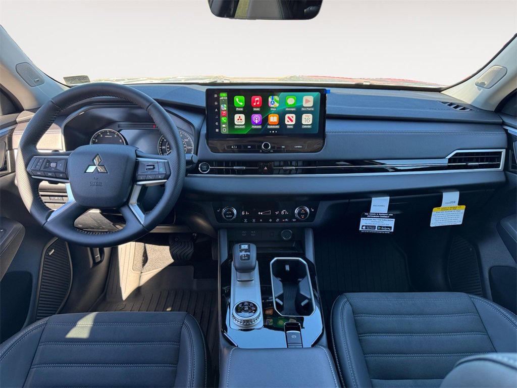 New 2025 Mitsubishi Outlander SE image 10