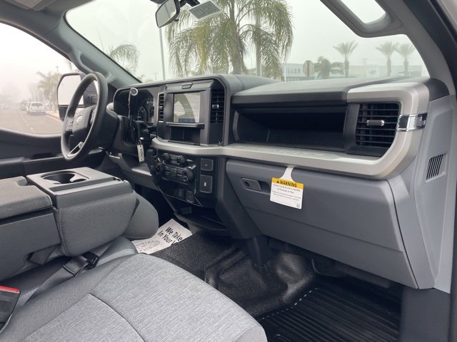 New 2026 Ford F250 XL w/ XL Chrome Package image 25