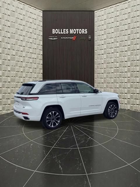 Certified 2023 Jeep Grand Cherokee Overland w/ Luxury Tech Group IV AWD/4WD image 4