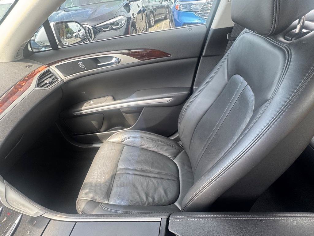 Used 2013 Lincoln MKZ FWD image 11