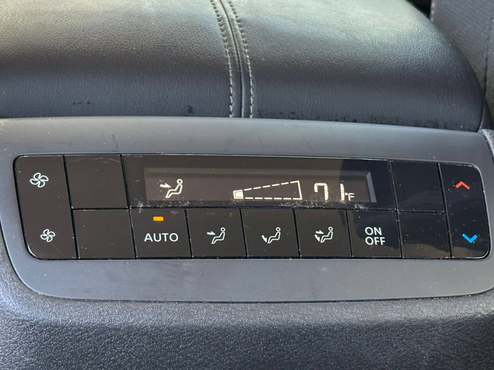 Used 2025 Nissan Pathfinder SV AWD/4WD image 20