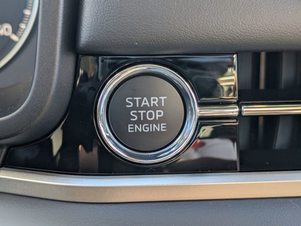 New 2026 Mitsubishi Outlander ES image 32