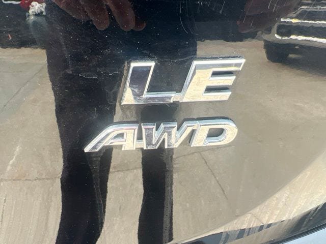 Used 2018 Toyota RAV4 LE AWD/4WD image 11