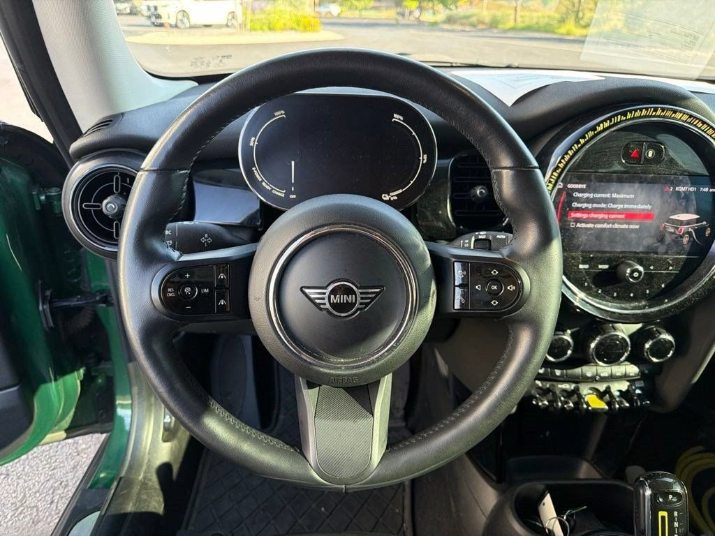 Used 2022 MINI Cooper SE w/ Driver Assistance Package FWD image 11