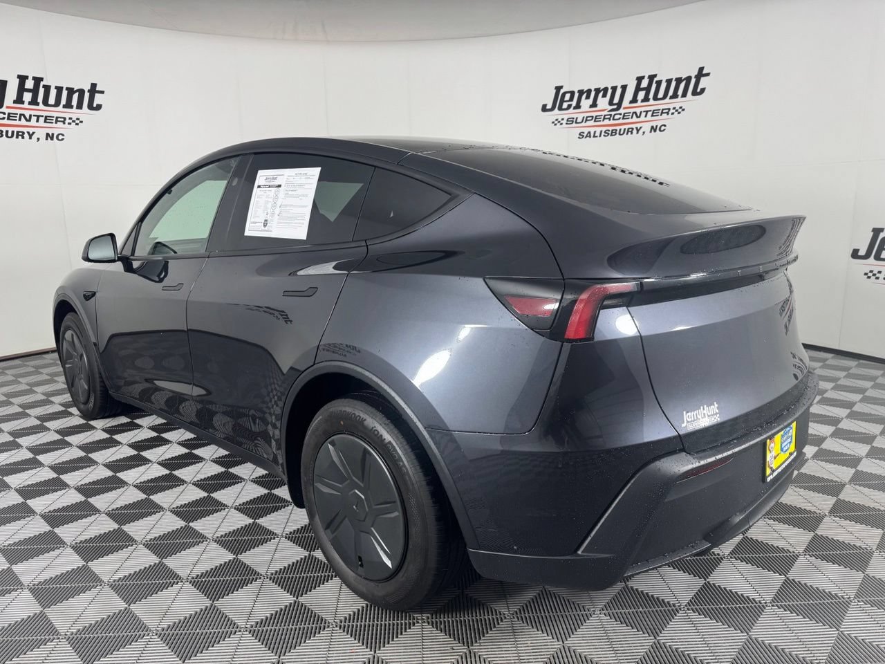 Used 2026 Tesla Model Y 2WD image 8