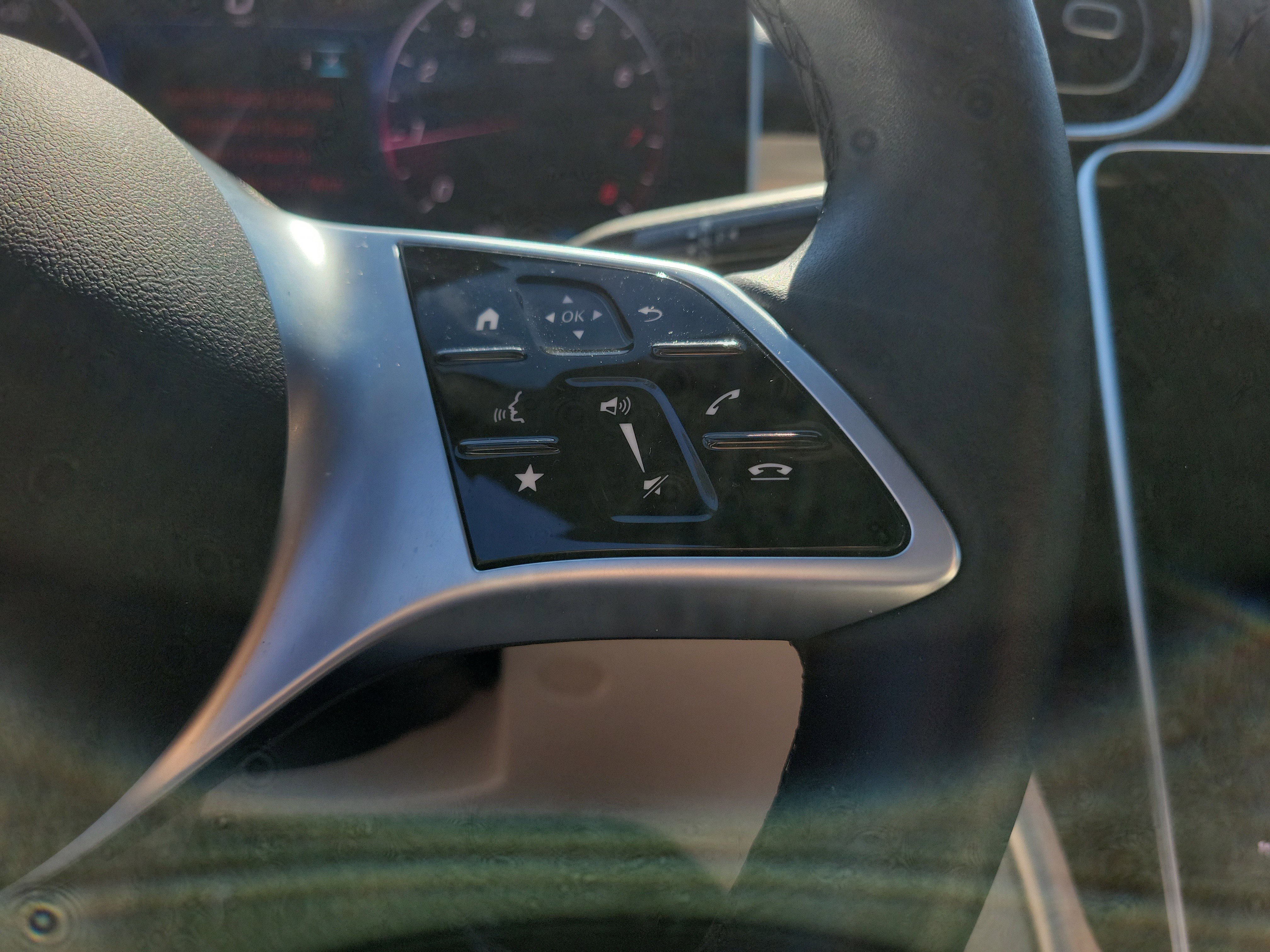 Certified 2025 Mercedes-Benz C 300 Sedan image 27