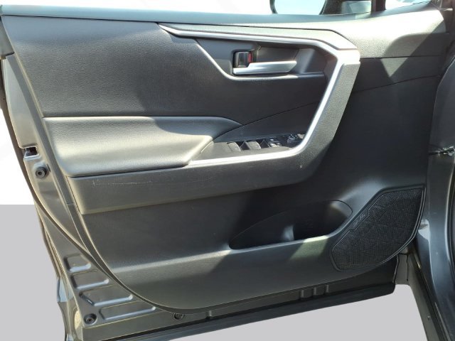 Used 2023 Toyota RAV4 XLE AWD/4WD image 10