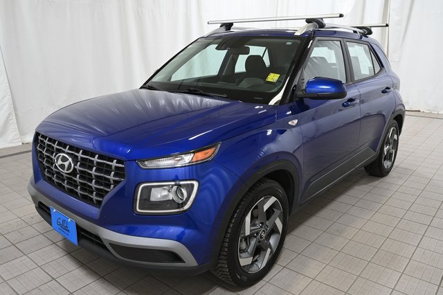Used 2022 Hyundai Venue SEL image 16