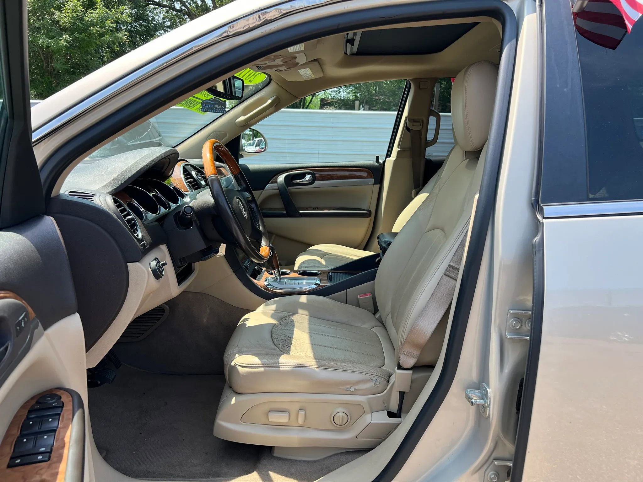 Used 2011 Buick Enclave CXL FWD image 10
