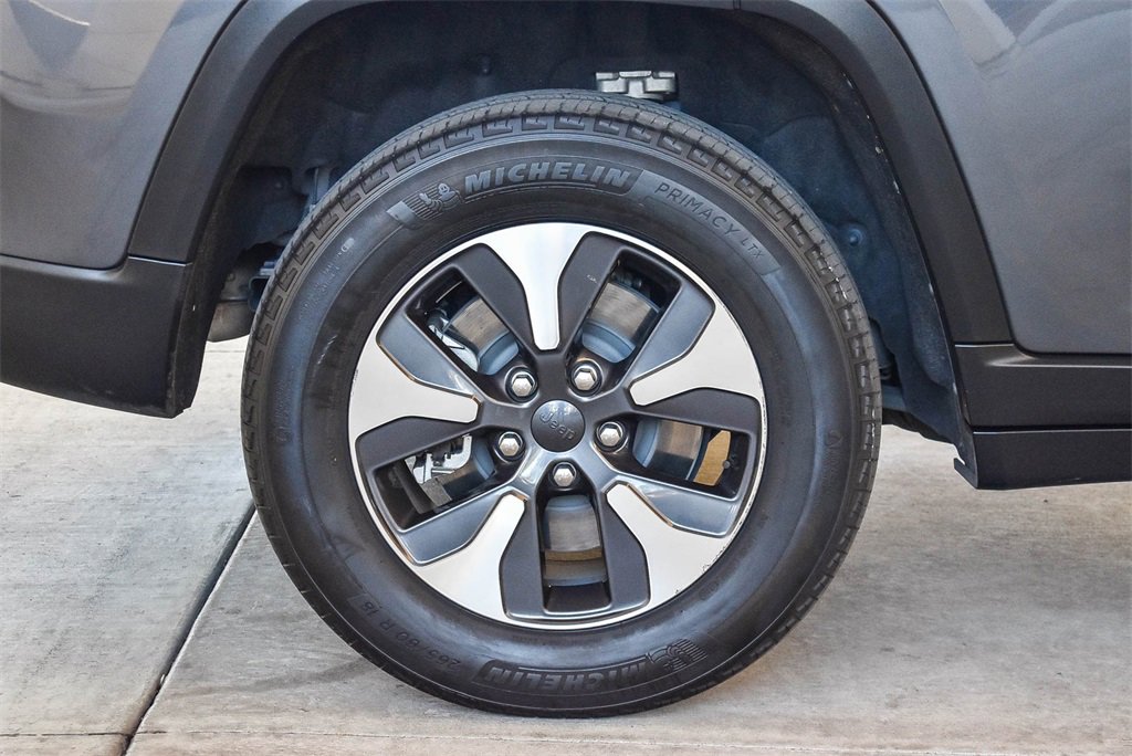 Used 2022 Jeep Grand Cherokee Limited 4xe image 12