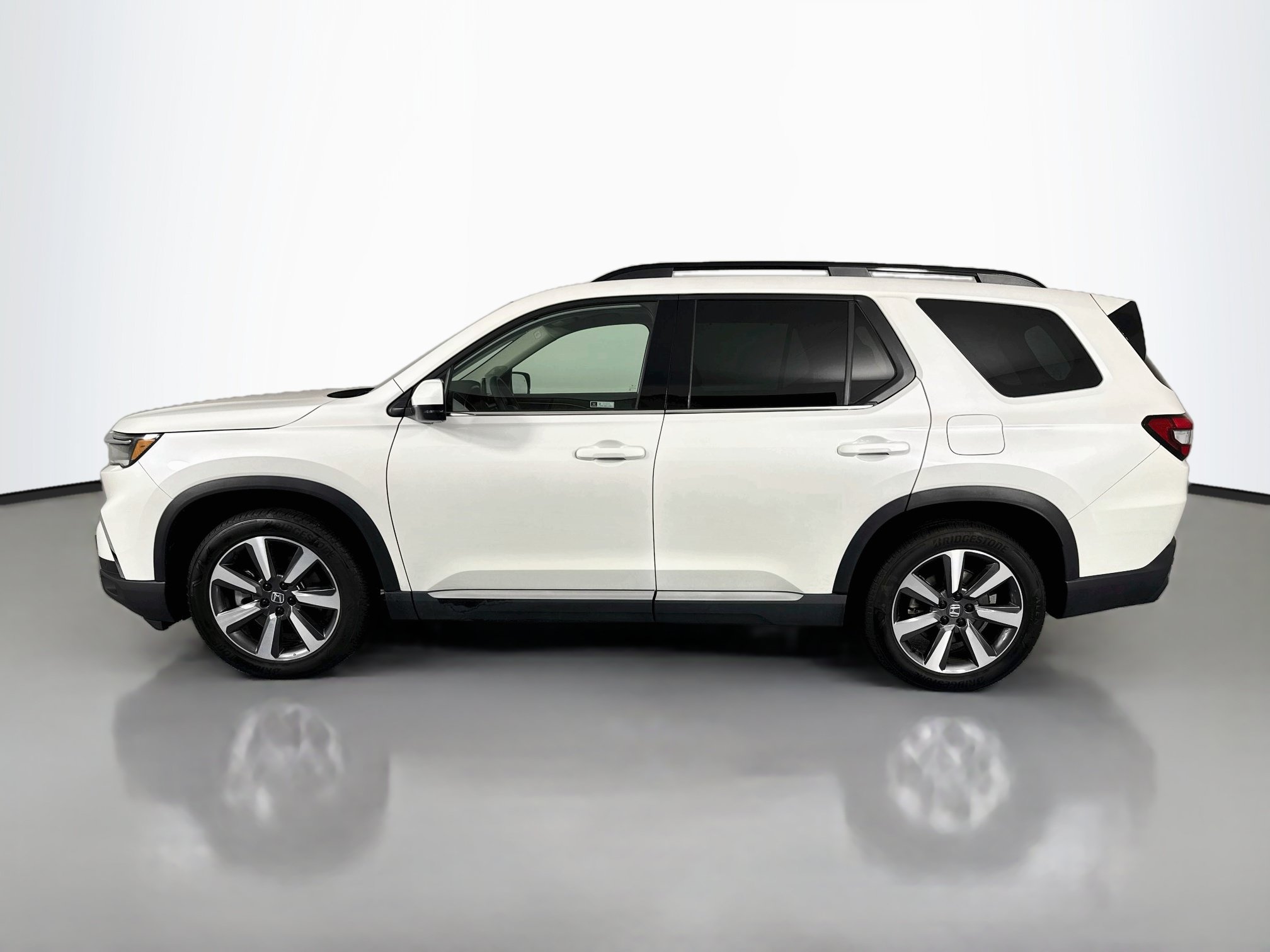 Certified 2024 Honda Pilot Touring image 8