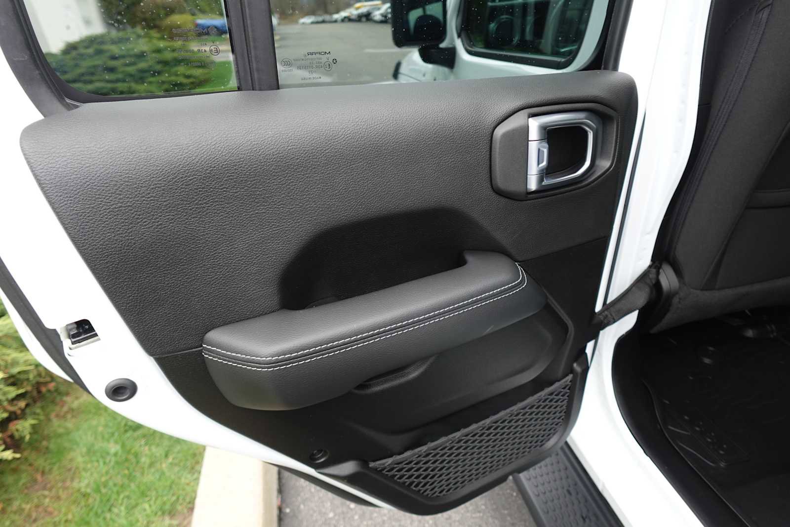 Used 2023 Jeep Wrangler Sahara w/ LED Lighting Group AWD/4WD image 26