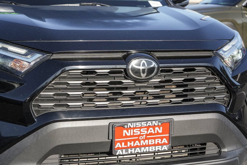 Used 2024 Toyota RAV4 XLE AWD/4WD image 6