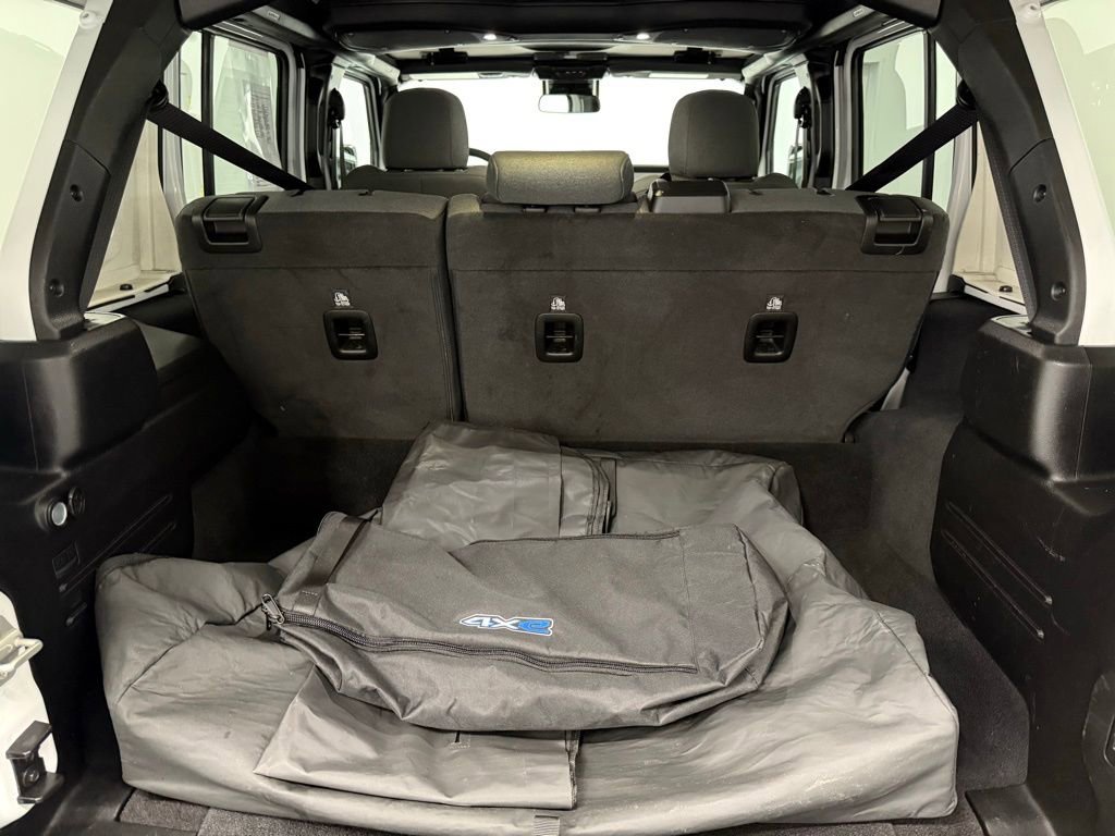 Used 2024 Jeep Wrangler Unlimited image 15