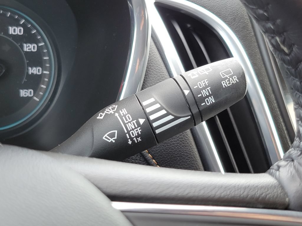 Used 2019 Chevrolet Equinox Premier FWD image 18